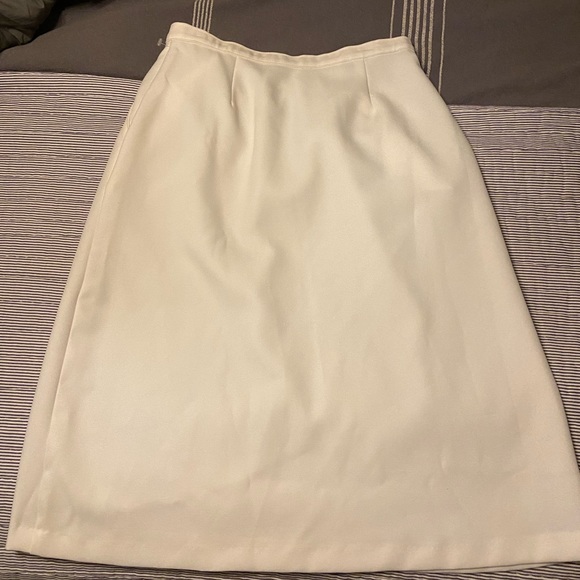 Vintage White Midi Skirt - Picture 2 of 15